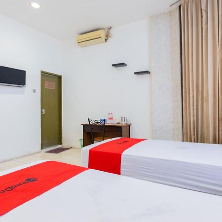 Sparkling Hotel RedPartner Surabaya Eksteriør billede