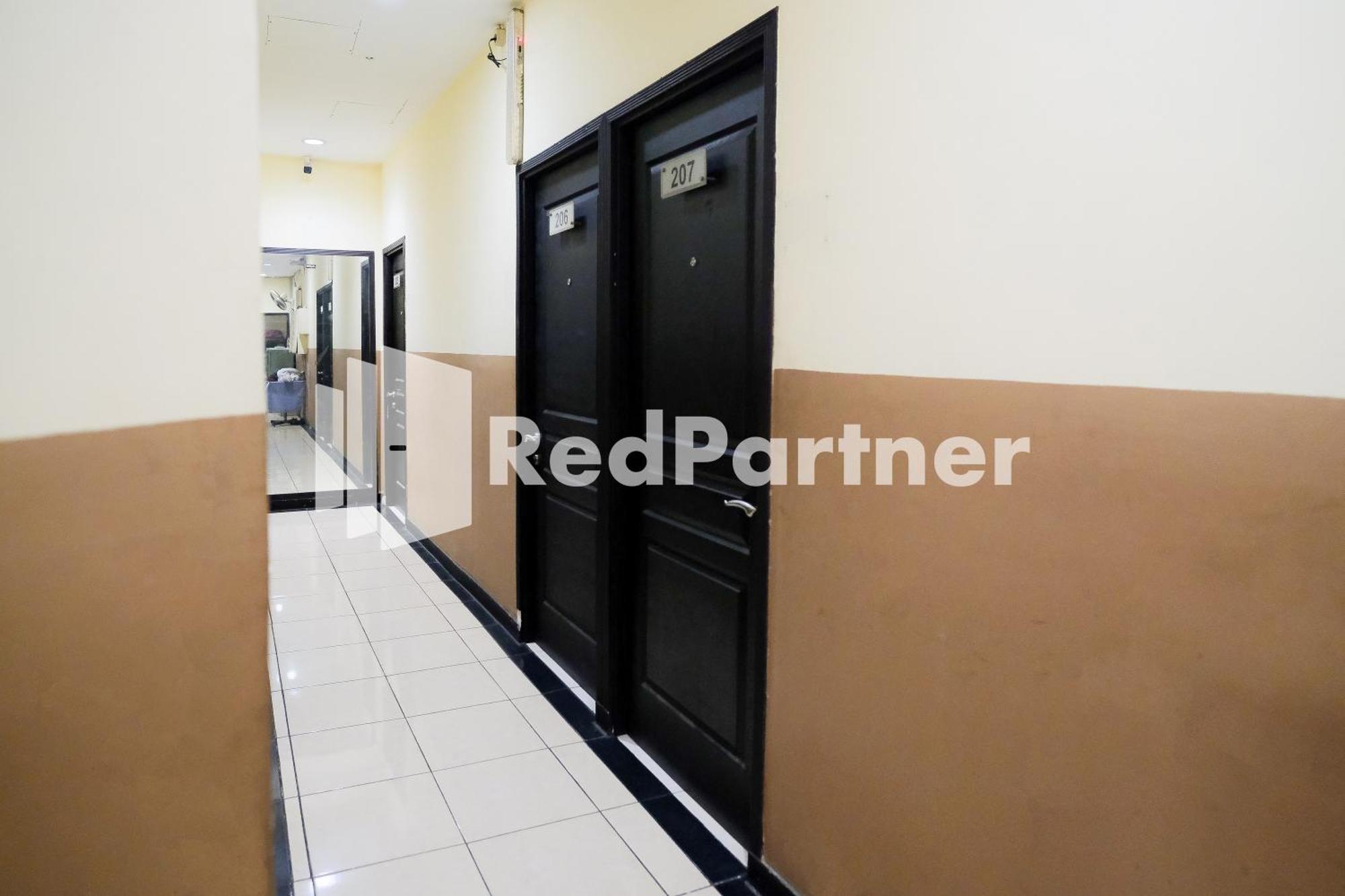 Sparkling Hotel RedPartner Surabaya Eksteriør billede