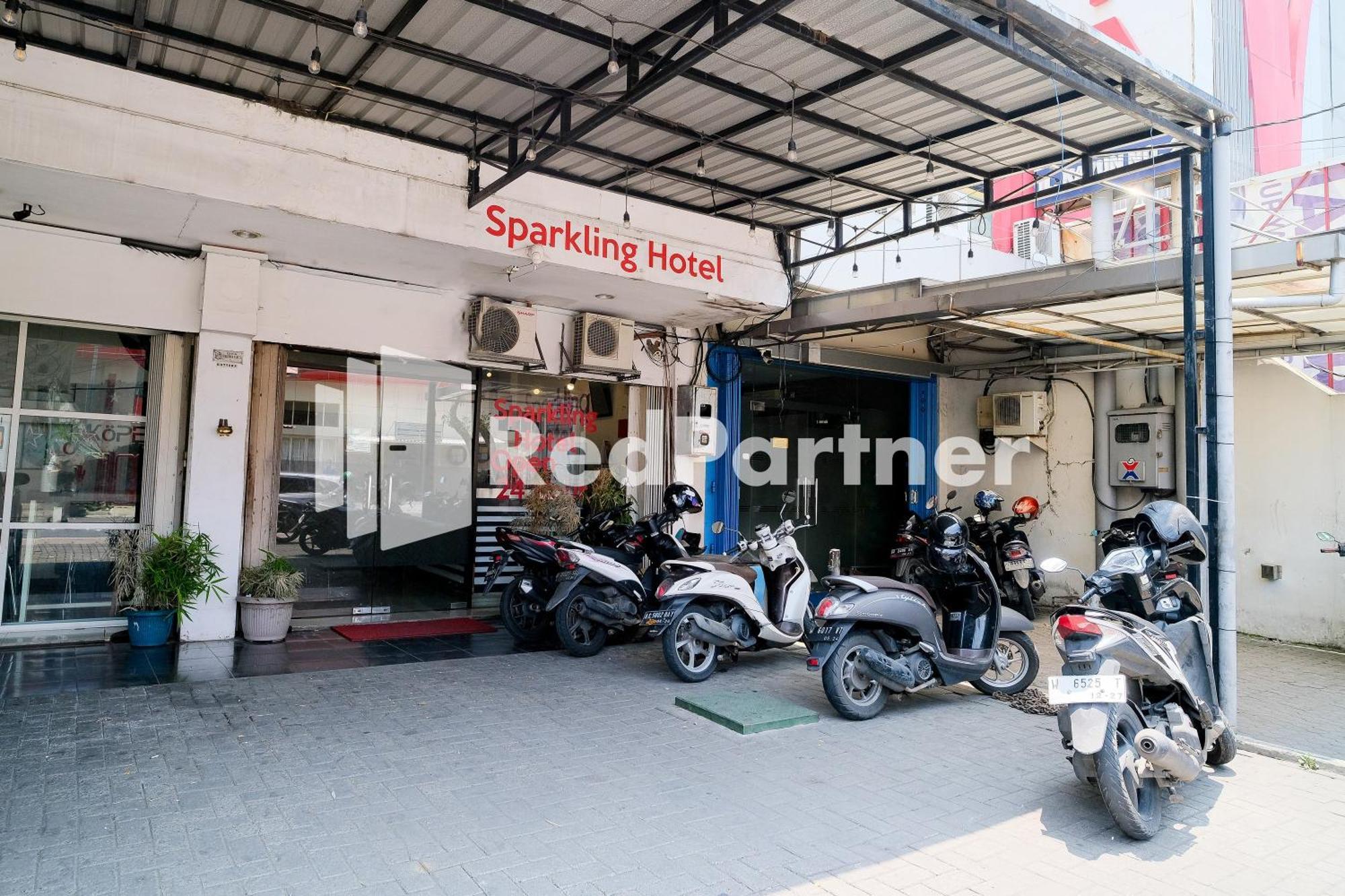 Sparkling Hotel RedPartner Surabaya Eksteriør billede