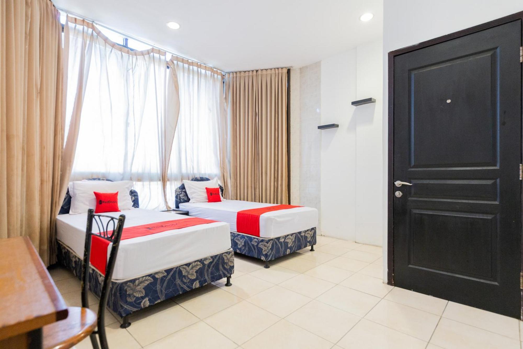 Sparkling Hotel RedPartner Surabaya Eksteriør billede
