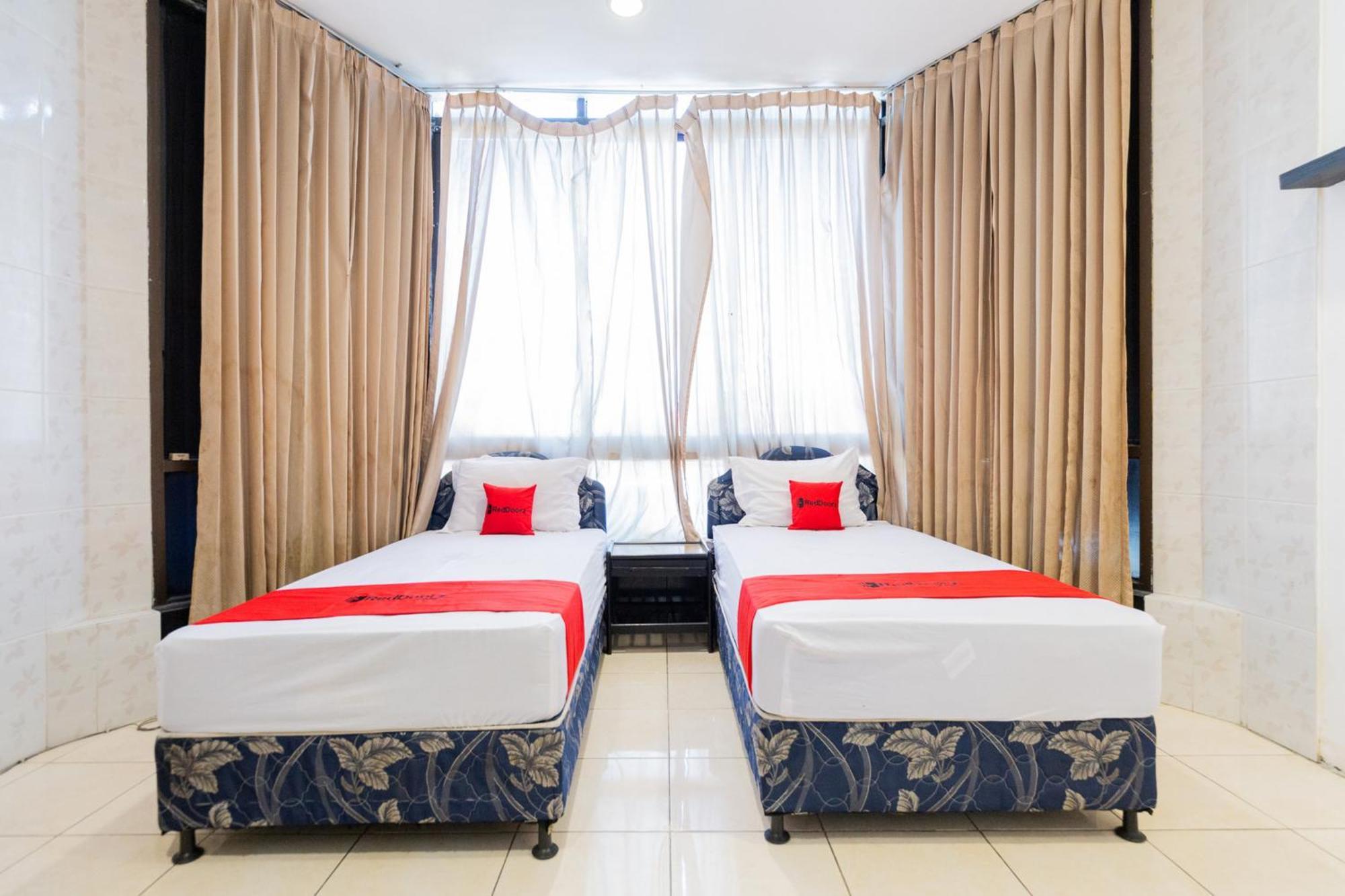Sparkling Hotel RedPartner Surabaya Eksteriør billede