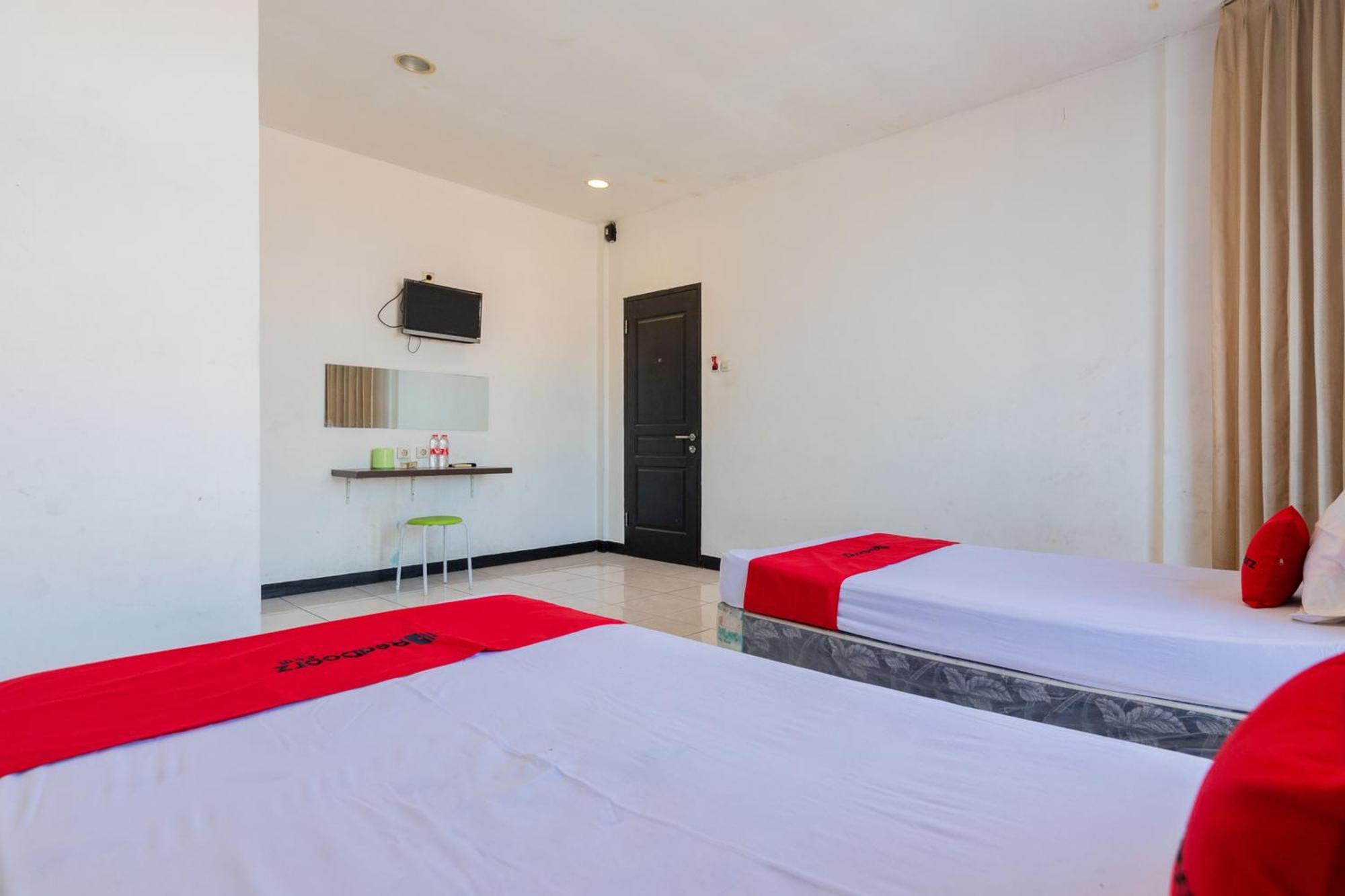 Sparkling Hotel RedPartner Surabaya Eksteriør billede