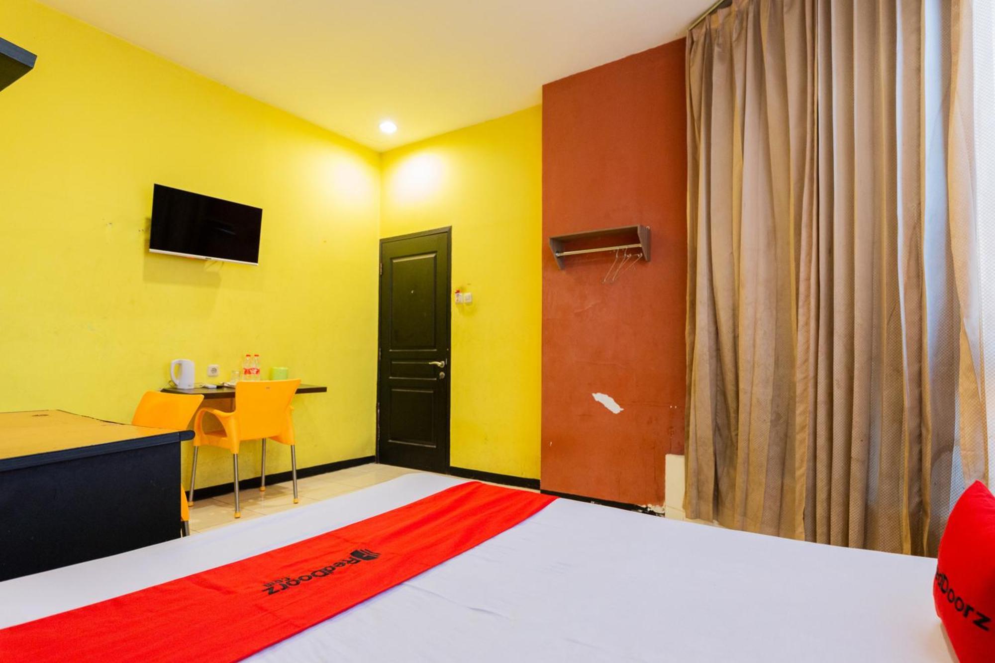 Sparkling Hotel RedPartner Surabaya Eksteriør billede